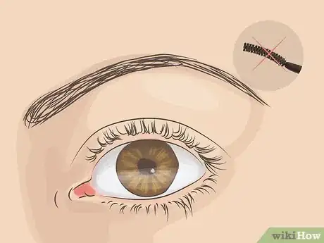 Imagen titulada Curl Your Eyelashes Without an Eyelash Curler Step 13