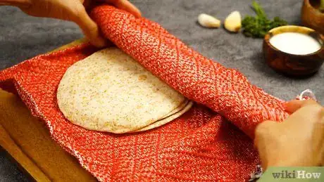 Imagen titulada Warm Tortillas Step 17