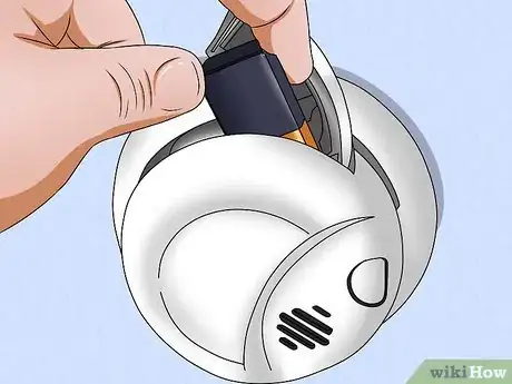 Imagen titulada Avoid False Alarms With Your Smoke Alarm Step 9