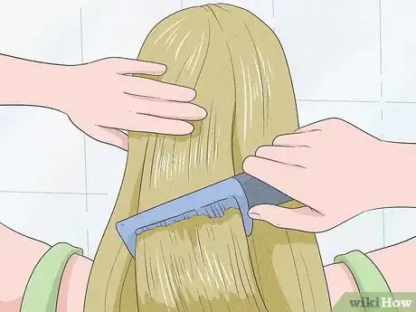 Imagen titulada Trim Your Hair when Growing It Out Step 11