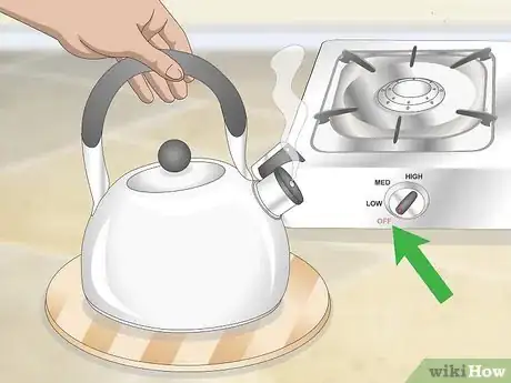 Imagen titulada Boil Water Using a Kettle Step 6