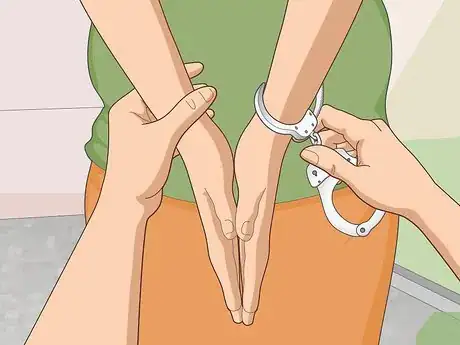 Imagen titulada Handcuff a Person Step 16