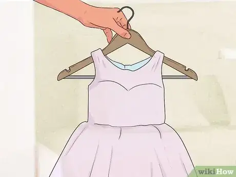 Imagen titulada Get Wrinkles Out of Tulle Step 1