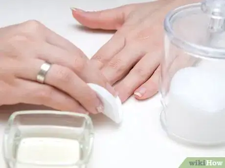 Imagen titulada Remove Nail Polish Stains from Your Finger Nails Step 6