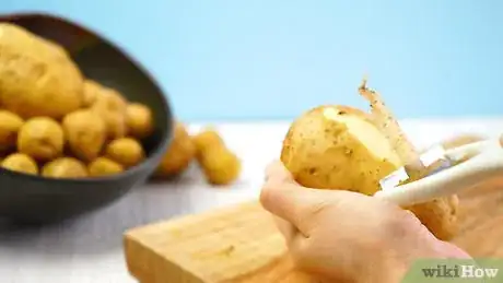 Imagen titulada Blanch Potatoes Step 1