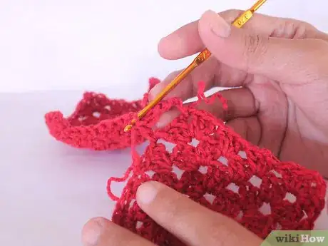 Imagen titulada Attach Granny Squares Step 11