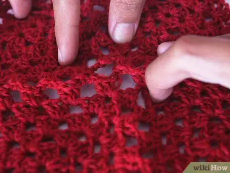 Imagen titulada Attach Granny Squares Step 16