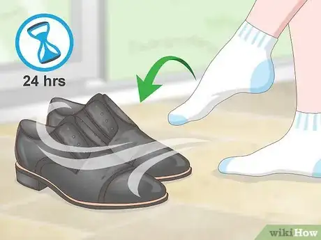 Imagen titulada Protect Faux Suede Shoes Step 11