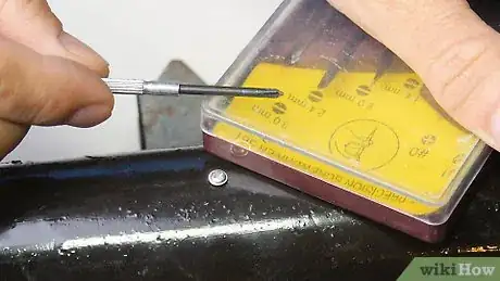 Imagen titulada Unscrew a Screw Without a Screwdriver Step 22