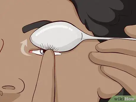 Imagen titulada Make Your Eyelashes Look Longer Without the Expensive Mascaras Step 10