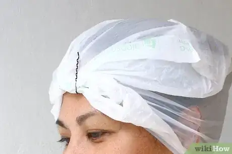 Imagen titulada Make a Shower Cap with a Plastic Bag Step 7