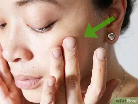 Imagen titulada Use Jojoba Oil for Acne Step 2