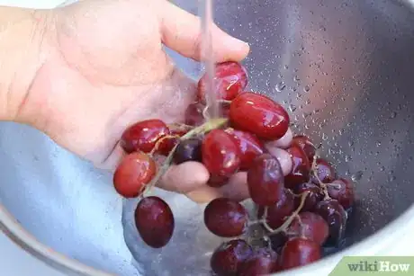 Imagen titulada Keep Grapes Fresh Step 10