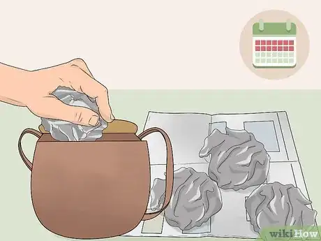 Imagen titulada Remove Smell from an Old Leather Bag Step 13