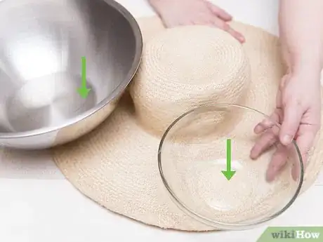 Imagen titulada Fix a Squashed Straw Hat Step 10