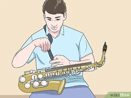 Imagen titulada Play the Alto Saxophone Step 3