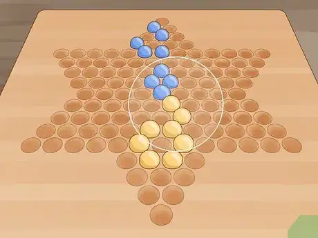 Imagen titulada Win at Chinese Checkers Step 9