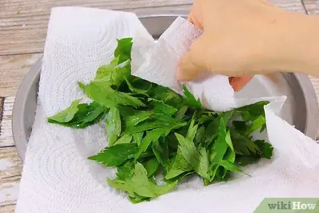 Imagen titulada Dry Herbs in the Oven Step 10