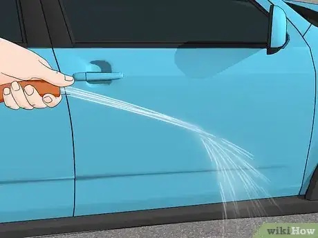 Imagen titulada Safely Remove Fine Scratches from Your Car's Paint Step 1