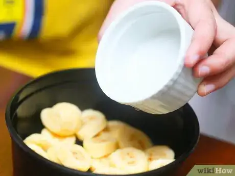 Imagen titulada Keep Sliced Bananas from Discoloring Step 4