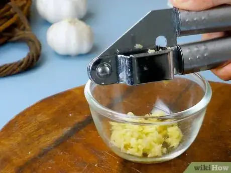 Imagen titulada Make Garlic Juice Step 11