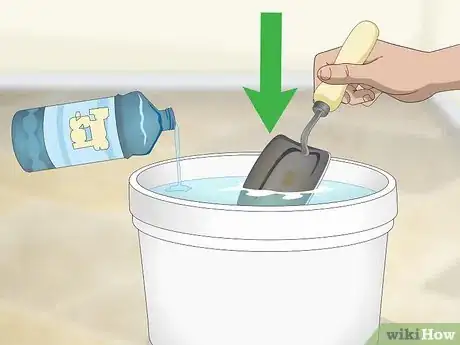 Imagen titulada Disinfect Gardening Tools Step 1