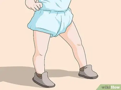 Imagen titulada Get Your Toddler to Wear Shoes Step 3