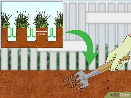 Imagen titulada Fix Compacted Soil Step 4