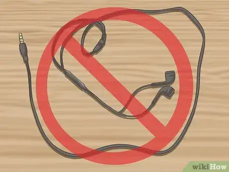 Imagen titulada Avoid Breaking Your Headphones Step 3