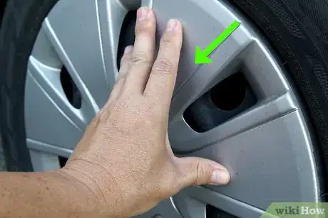 Imagen titulada Remove Brake Dust from Aluminum Wheels Step 2