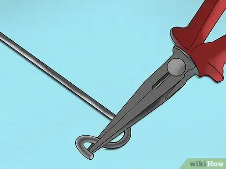 Imagen titulada Use a Coat Hanger to Break Into a Car Step 17