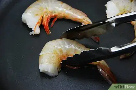 Imagen titulada Thaw Frozen Shrimp Step 10