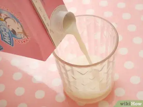 Imagen titulada Make Strawberry Milk Step 2