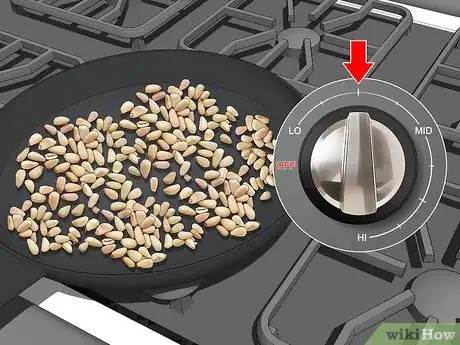 Imagen titulada Roast Pine Nuts Step 7