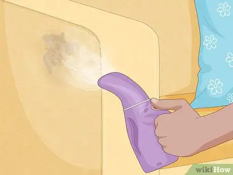 Imagen titulada Remove Odors from a Couch Step 3