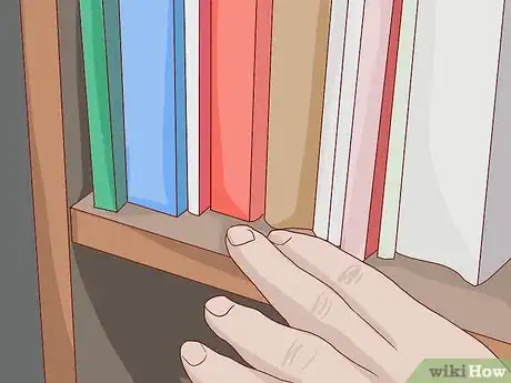 Imagen titulada Remove the Mildew Smell from Books Step 14