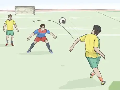 Imagen titulada Pass a Soccer Ball Step 5