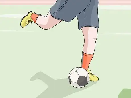 Imagen titulada Pass a Soccer Ball Step 3