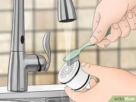 Imagen titulada Increase Shower Water Pressure Step 3