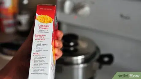 Imagen titulada Cook Packaged Macaroni and Cheese Step 1