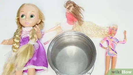 Imagen titulada Boil Wash Doll Hair Step 9