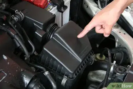 Imagen titulada Change Your Air Filter Step 4