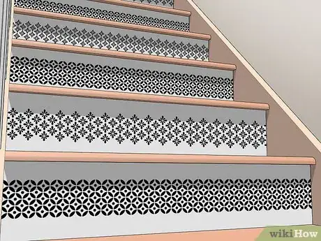 Imagen titulada Paint a Staircase Step 20