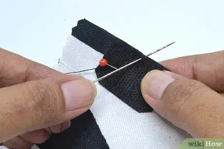 Imagen titulada Sew Velcro by Hand Step 12