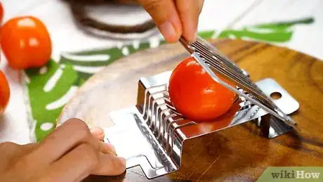 Imagen titulada Slice a Tomato Step 19