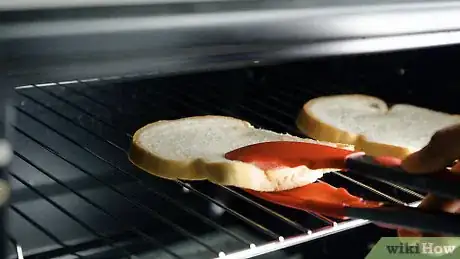 Imagen titulada Make Toast in an Oven Step 1