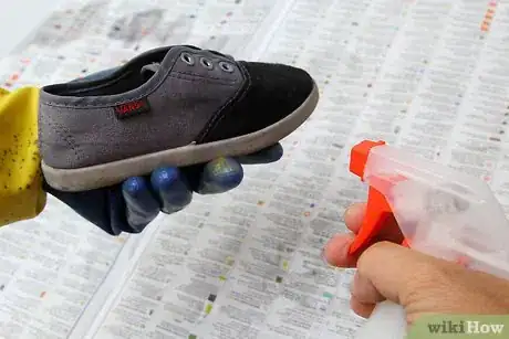 Imagen titulada Bleach Colored Canvas Shoes Step 27