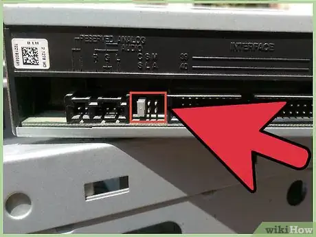 Imagen titulada Install a CD ROM or DVD Drive Step 8