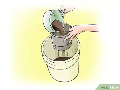 Imagen titulada Make Homemade Liquid Manure from Cow Pats Step 15