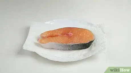 Imagen titulada Defrost Salmon Step 5